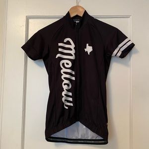 Mellow Johnny’s women’s black jersey